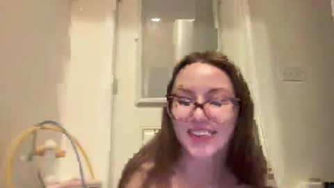 paisleysnowxo online show from March 10, 6:16 am