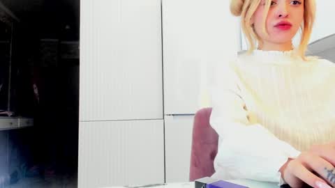 Snapshot of palmer_haze chatting on January 11, 9:04 pm palmer_haze online show from January 11, 9:04 pm