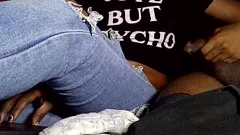 pals199301 online show from September 12, 5:31 am