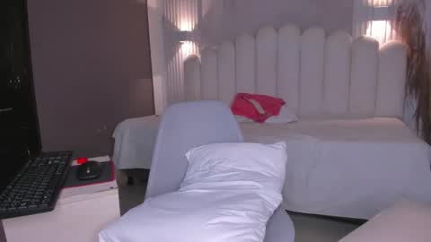 pamela online show from November 15, 10:11 pm