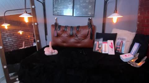 pamela_mature41 online show from November 20, 11:53 am