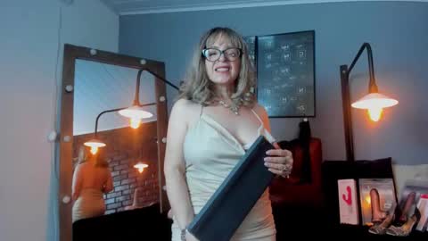 pamela_mature41 online show from January 19, 2:21 am