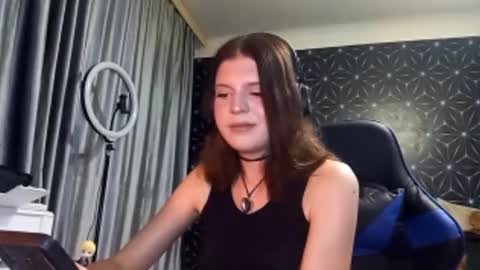 Snapshot of pamelamcmeen chatting on October 3, 1:41 pm Pamela online show from October 3, 1:41 pm