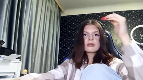 Snapshot of pamelamcmeen chatting on October 2, 1:32 pm Pamela online show from October 2, 1:32 pm