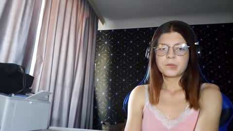 Snapshot of pamelamcmeen chatting on October 21, 7:35 am Pamela online show from October 21, 7:35 am