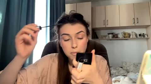 Lia online show from June 3, 2:20 pm