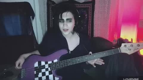 In bio online show from December 4, 4:45 am