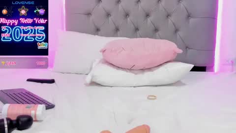 paola online show from January 8, 4:12 am
