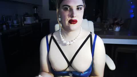 Snapshot of paoladoll chatting on December 3, 10:01 am Sarina Williams online show from December 3, 10:01 am