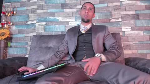 Paolo online show from November 14, 11:45 am