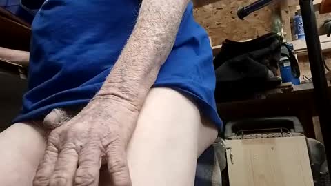 papajb70 online show from February 19, 4:01 am