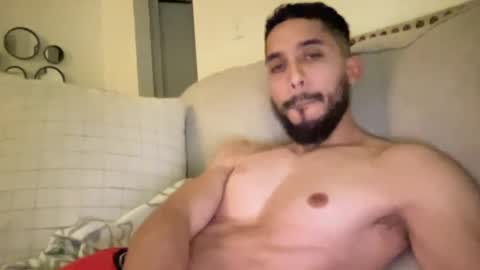 Snapshot of papicubano_guapo23cm chatting on February 6, 8:29 am papicubano_guapo23cm online show from February 6, 8:29 am