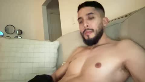 Snapshot of papicubano_guapo23cm chatting on February 17, 7:04 am papicubano_guapo23cm online show from February 17, 7:04 am
