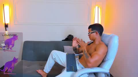 Ryan And Casper online show from March 6, 7:02 pm