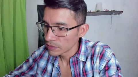 EDUAR Independent model online show from April 24, 1:18 am