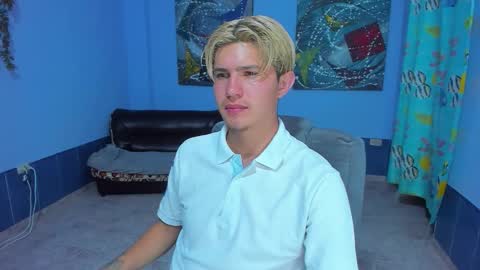 Snapshot of patrik027 chatting on October 23, 3:19 am .... online show from October 23, 3:19 am