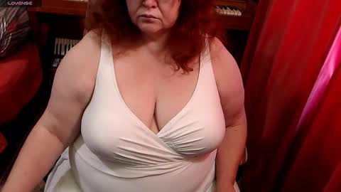 PatsyORose online show from February 8, 4:05 am