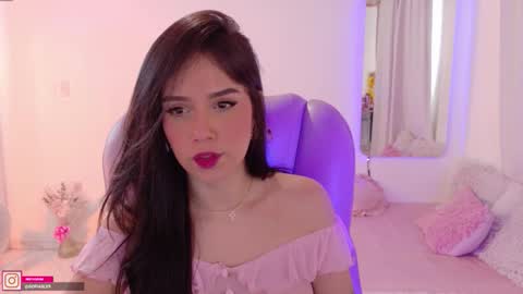 Snapshot of pau_cute chatting on October 11, 8:23 pm Sofa online show from October 11, 8:23 pm
