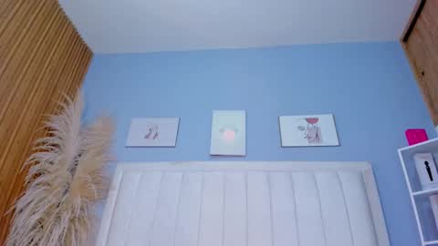 Pau online show from October 4, 9:45 pm