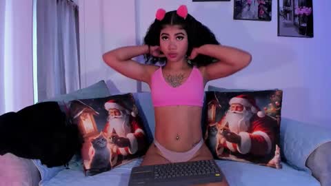 Pau online show from December 22, 1:40 pm