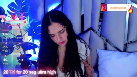 Snapshot of paulette_dupont_ chatting on September 18, 12:25 am paulette_dupont_ online show from September 18, 12:25 am