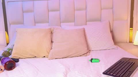 Paulina  online show from February 14, 7:49 pm