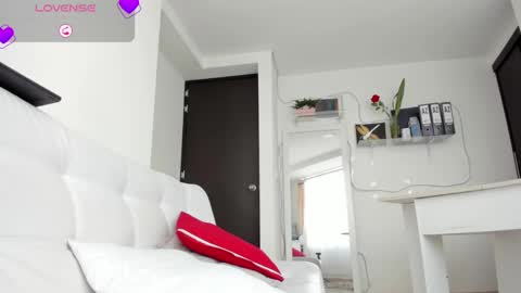 paulina online show from February 12, 7:06 pm