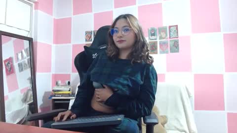 Snapshot of paulina_mosh chatting on March 2, 12:22 pm Paulina mosh online show from March 2, 12:22 pm