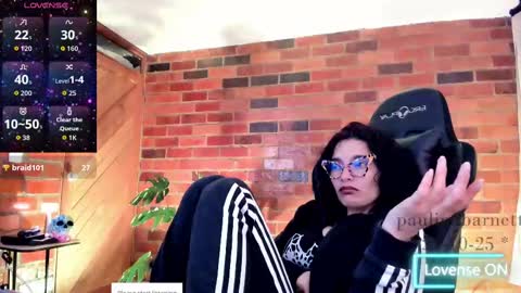 Snapshot of paulinabarnett_ chatting on October 21, 6:11 pm Paulina online show from October 21, 6:11 pm