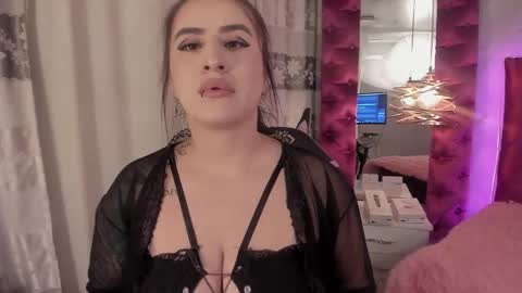 paulinabelen21 online show from October 25, 4:57 am