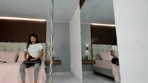 paulinasilver online show from July 28, 2:13 pm