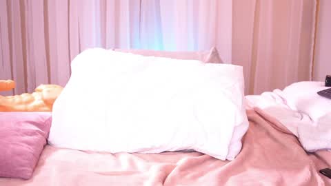 pauline_7 online show from February 2, 7:35 pm