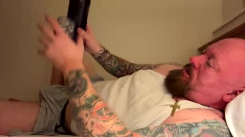 paulyb445 online show from November 18, 4:15 am