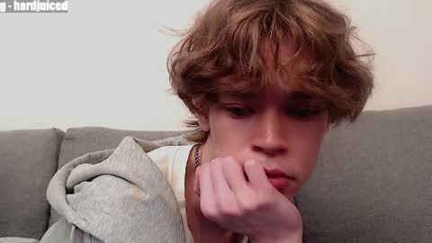 pawclaw online show from April 19, 11:07 pm