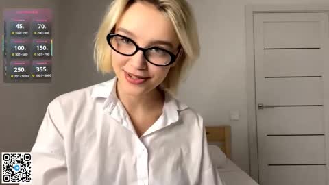 Lola online show from November 14, 2:30 pm