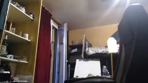 pc8474408 online show from May 9, 7:20 pm