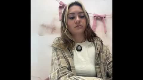 peachesncreampiezz online show from July 12, 5:16 pm