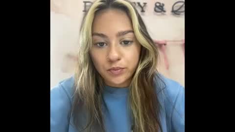 peachesncreampiezz online show from July 17, 4:42 pm