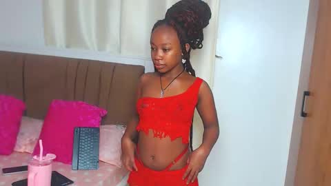 peachyyy online show from March 20, 11:32 pm