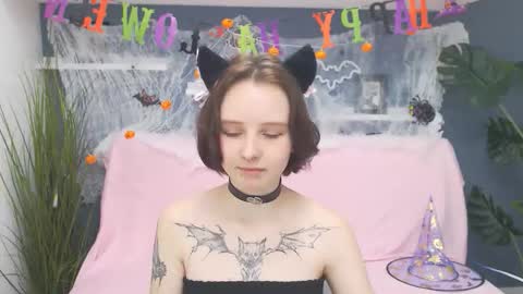 peachydreamm online show from October 20, 6:07 am