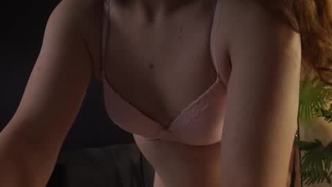 Snapshot of peachypixiee chatting on October 3, 5:16 am PeachyPixiee online show from October 3, 5:16 am