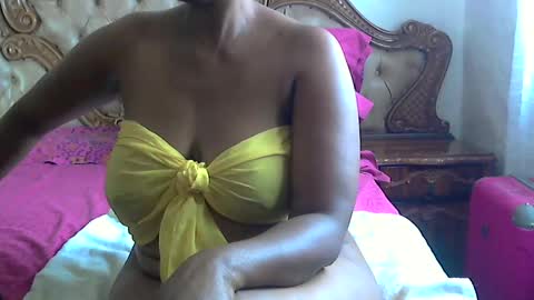 Snapshot of pearassmmm chatting on February 27, 8:35 am pearassmmm online show from February 27, 8:35 am