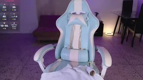 peggy-funn online show from October 31, 2:12 am