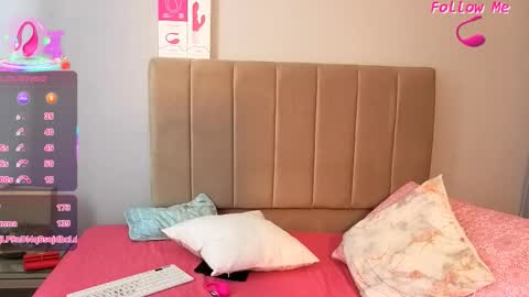 penelophe01 online show from December 23, 3:23 am