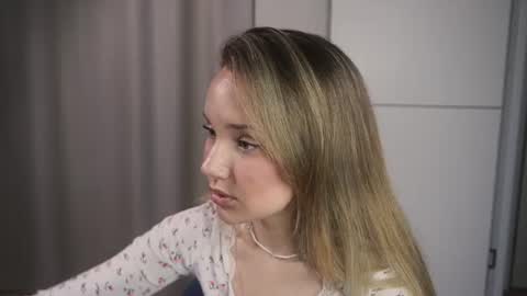 im Kira today is my 1st day here 3 online show from July 25, 4:54 am