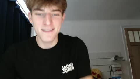 cutebelgianboy online show from December 7, 1:13 pm