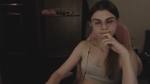 Snapshot of peralez_f chatting on February 15, 12:48 am Farida online show from February 15, 12:48 am