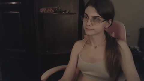 Snapshot of peralez_f chatting on February 17, 3:58 am Farida online show from February 17, 3:58 am