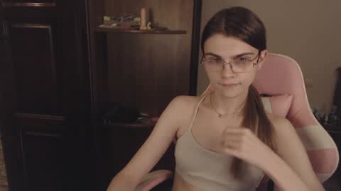 Snapshot of peralez_f chatting on January 11, 5:20 am Farida online show from January 11, 5:20 am