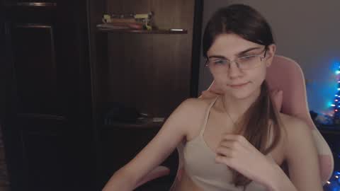 Snapshot of peralez_f chatting on January 27, 12:22 am Farida online show from January 27, 12:22 am